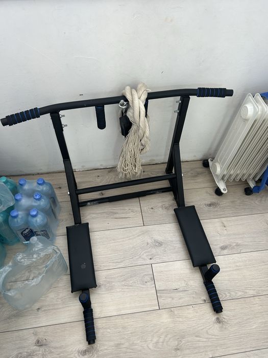 Турник настенный