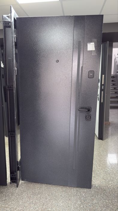 Входные двери со склада