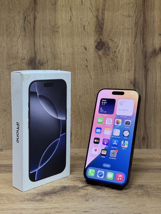 Iphone 16 Pro | Nomad Mobile