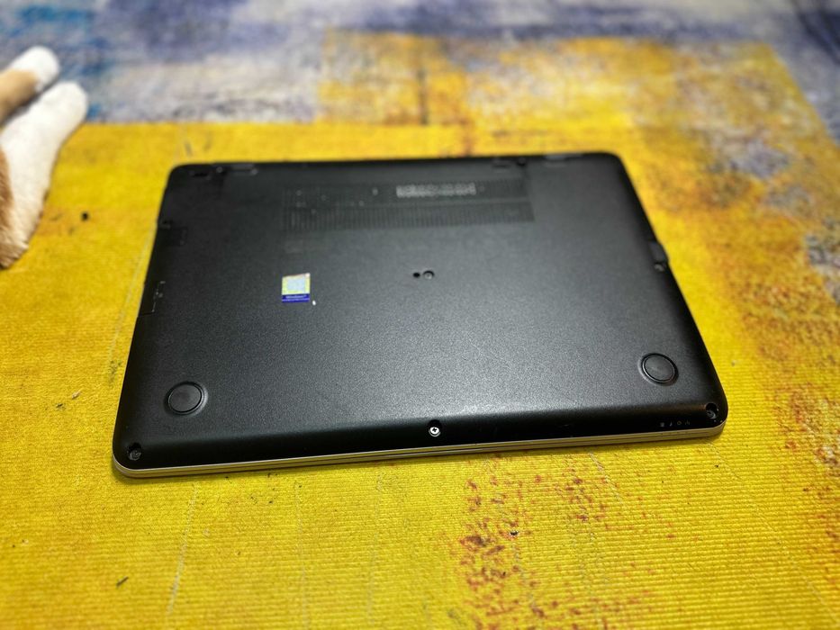 laptop Hp 745- G3, amd pro A10. video ati R6