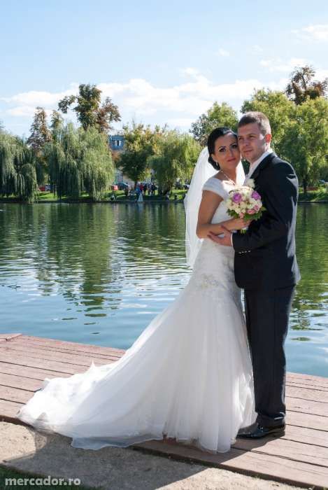 vand rochie de mireasa