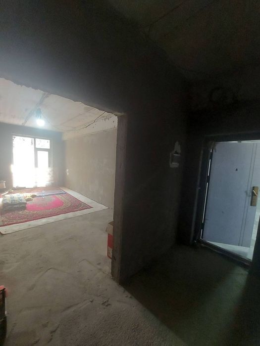 Eshonguzar 74 kv yangi bino kodastr bor