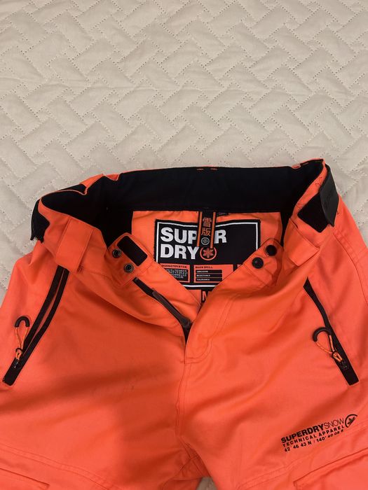 Superdry  к-т за ски - яке , гащеризон и ръкавици