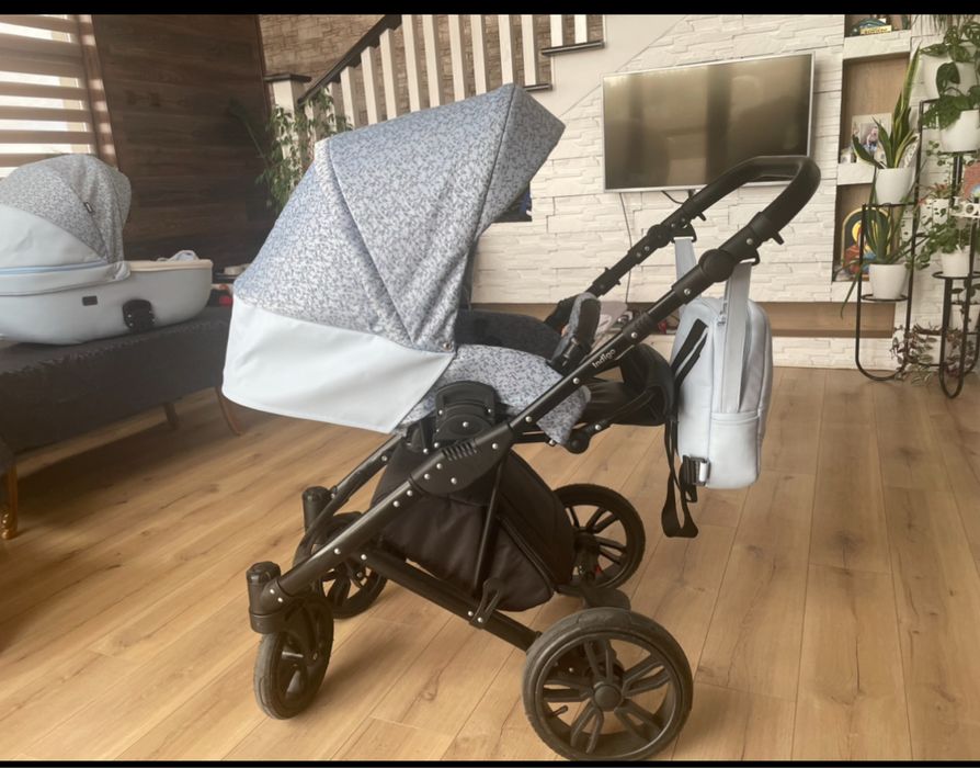 Бебешка количка Baby Giggle MIO 3 в 1 светло синя