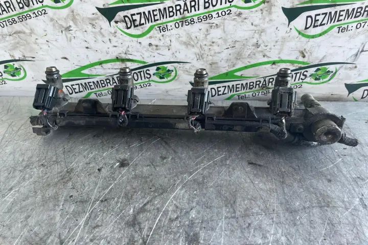 Rampa injectoare 036 133 319 Volkswagen VW Golf 2000 1.4 MT (75 hp)
