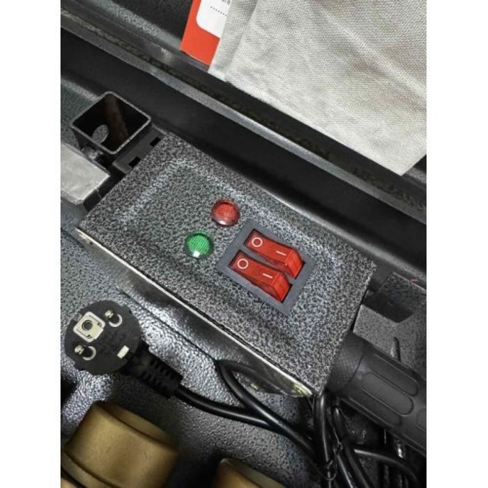 Лепачка в метален куфар 2500W