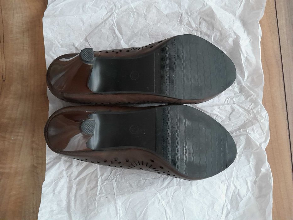 Дамски обувки в тъмнокафяв цвят, номер 36