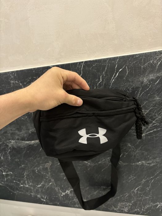UNDER ARMOUR сумка / бананка