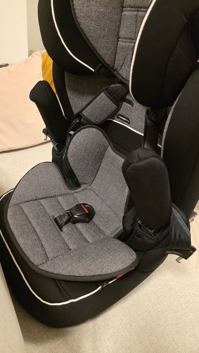 Scaun auto ISOFIX Varsta 3 - 7 ani Pozitie de somn Cotiere reglabile C