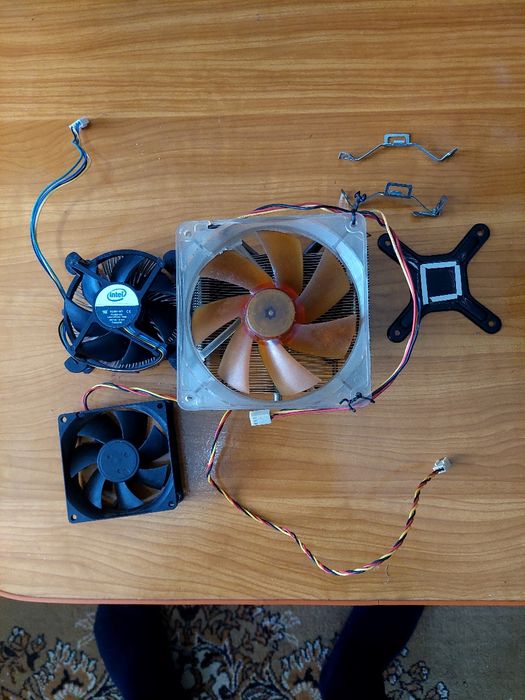 Vând mai multe componente de calculator