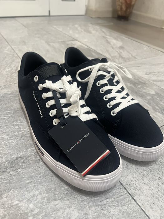 Сникърси tommy hilfiger 45 номер