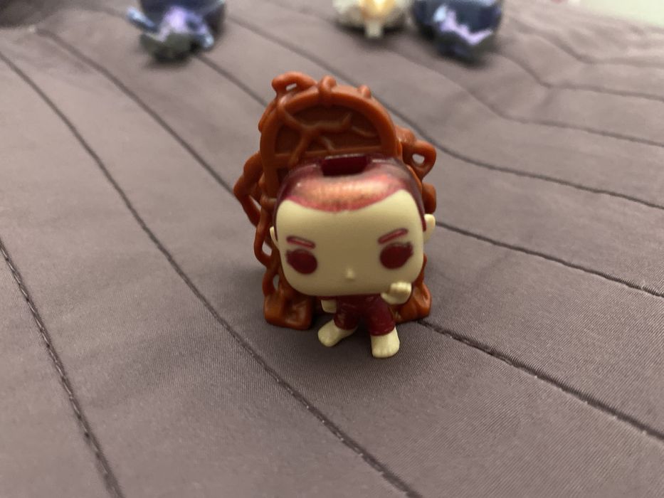 Kinder Joy Stranger Things очень странные дела. фигурки