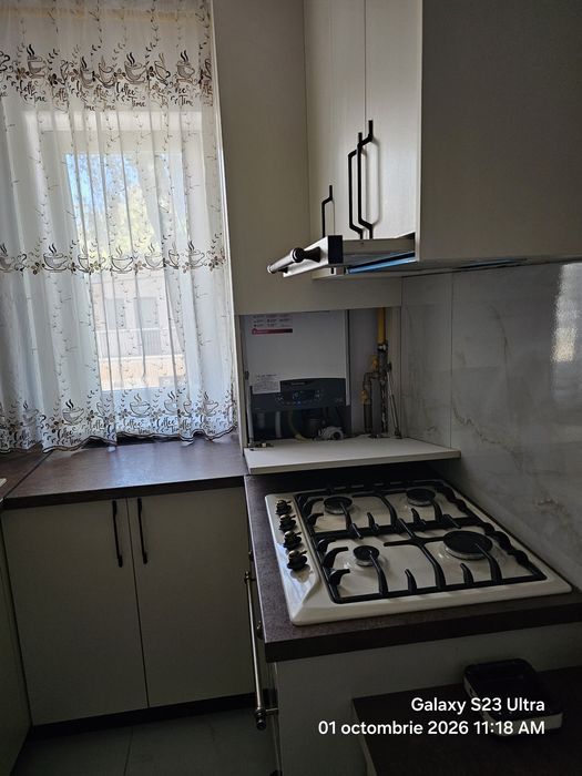 Apartament 3 camere de închiriat