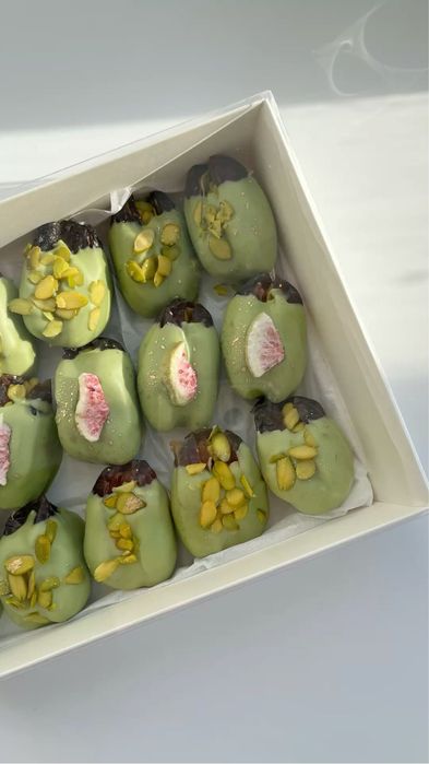 Финики в шоколаде