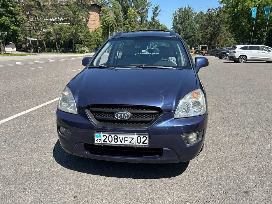 Kia Carans Минивэн