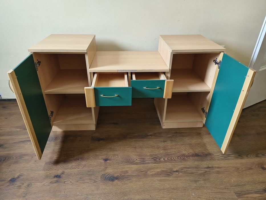 Тоалетка с огледало