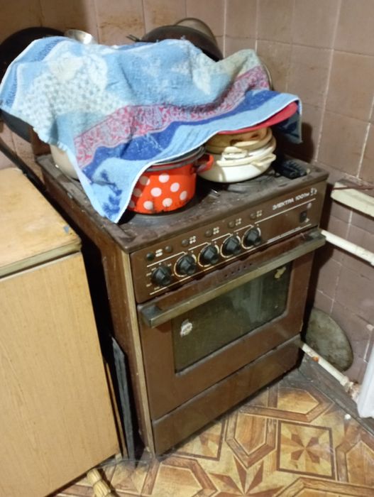 Отдам телевизоры, мебель