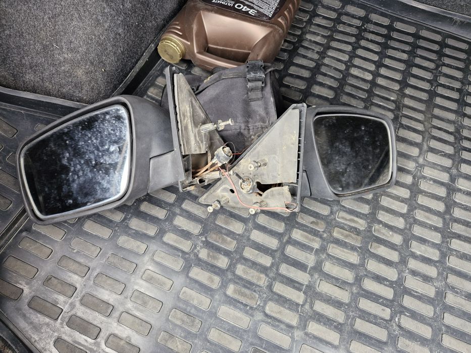 Зеркало заднего вида