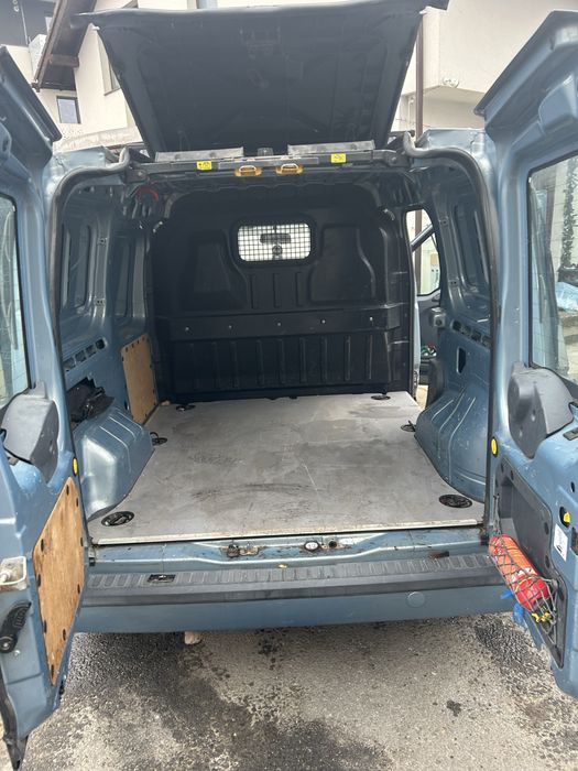 Vand sau schimb Ford transit connect