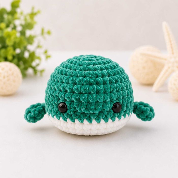 Balenă amigurumi jucărie croșetată manual – 8 cm (handmade) pentru copii