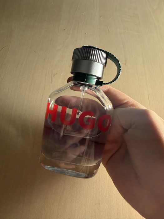 Parfum Hugo aproape plin