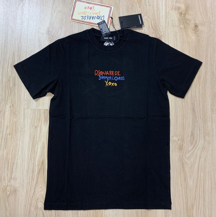 Нови мъжки тениски Dsquared налични с етикети