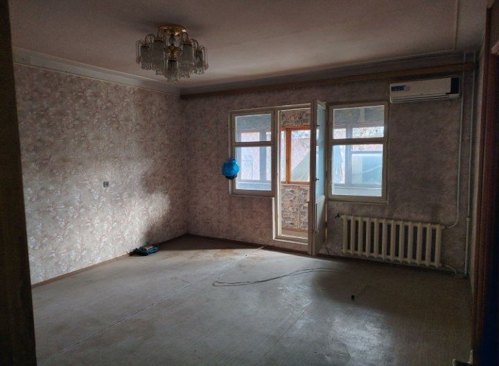 Продаётся 4х-комнатная Айбек Чехова