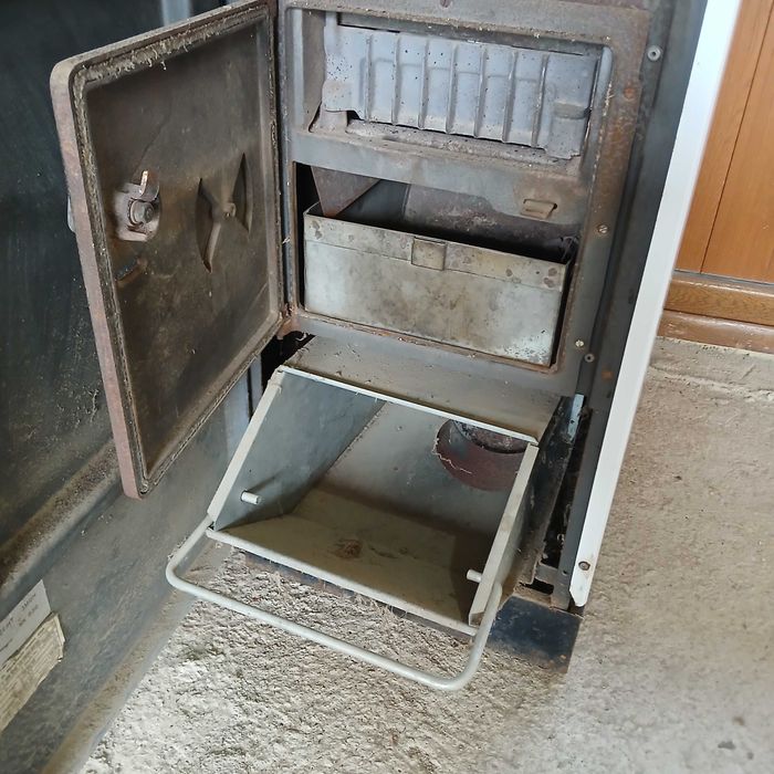 Печка,немска на твърдо гориво