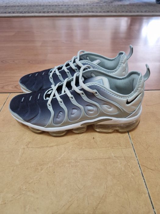 Dior и Nike Air Max — кроссовки б/у