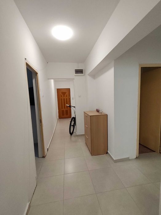 Inchiriere apartament 3 camere zona centru Ploiesti