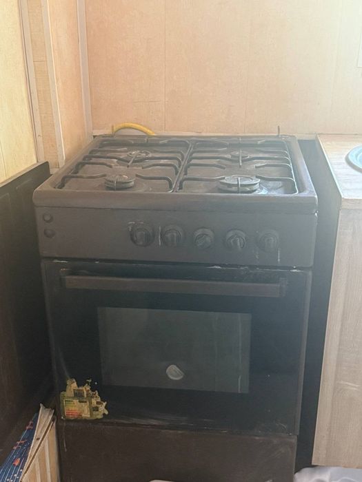 Gaz plita sotiladi