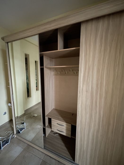 Шкаф срочно продам