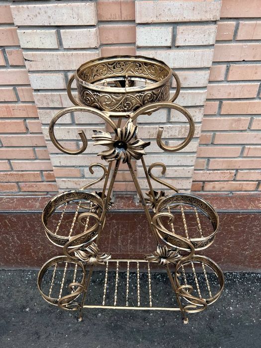 Gul podstavka. Gullar uchun