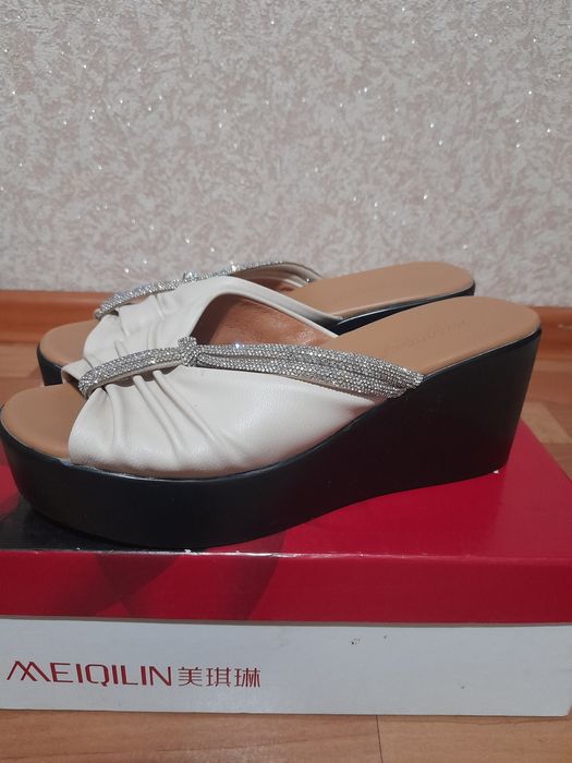 Продам женские шлепки
