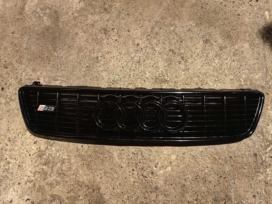 Решетка за предна броня audi S3 8l.
