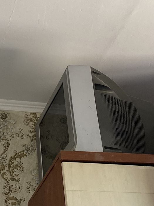 Продам телевизор с пультом