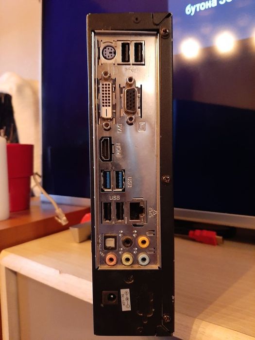 Мини компютър на 12 волта