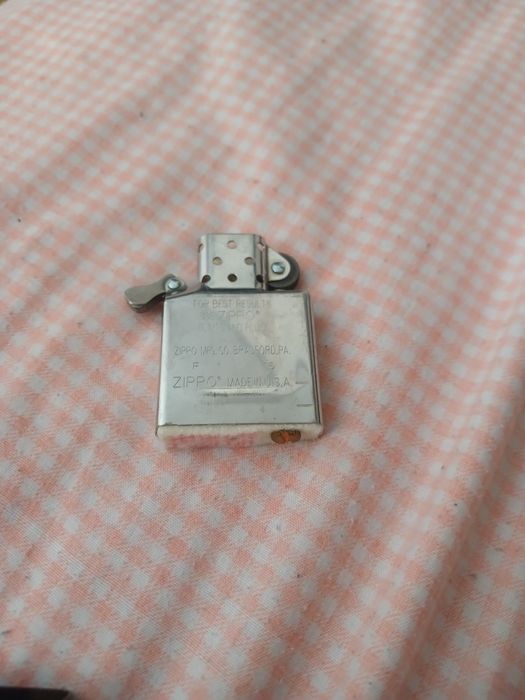Срочно продам зажигалку Зиппо