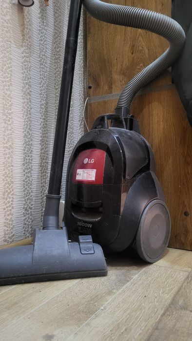 Продам пылесос LG на запчасти