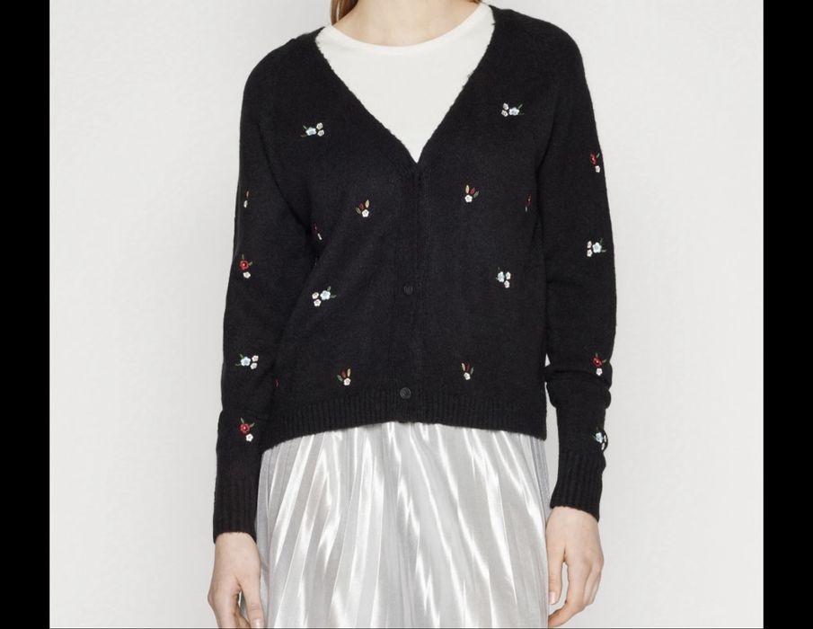 Свитер легкий, черный с рисунком