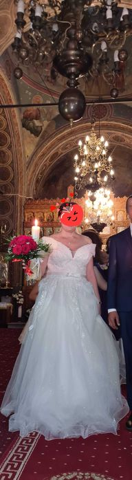 Vand rochie de mireasa cu voal