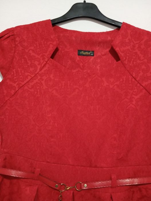 Rochie roșie casual