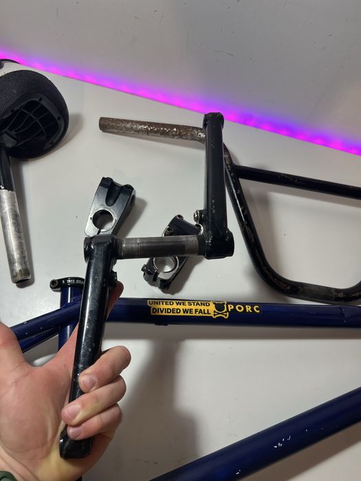 Vand piese bmx custom( cadru full cr mo, furca, angrenaj, cauciucuri, foaie)