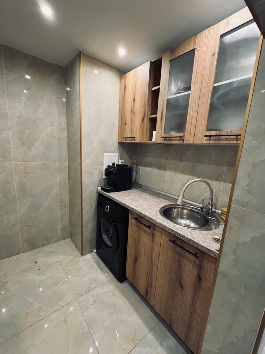 Дава се под наем Двустаен апартамент в София, Света Троица - 58 кв.м за 587 € - Снимка #2