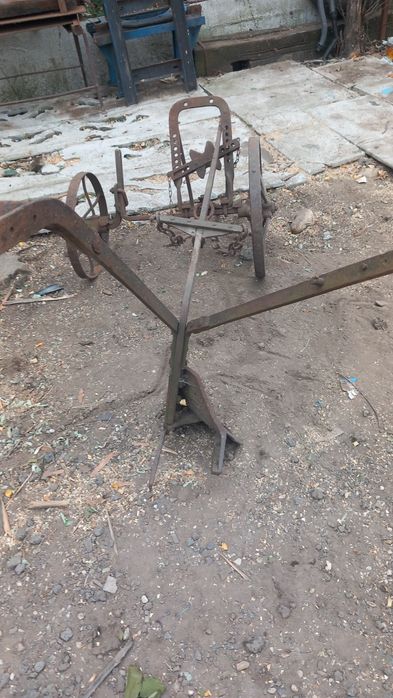 Plug si grapa cu colti
