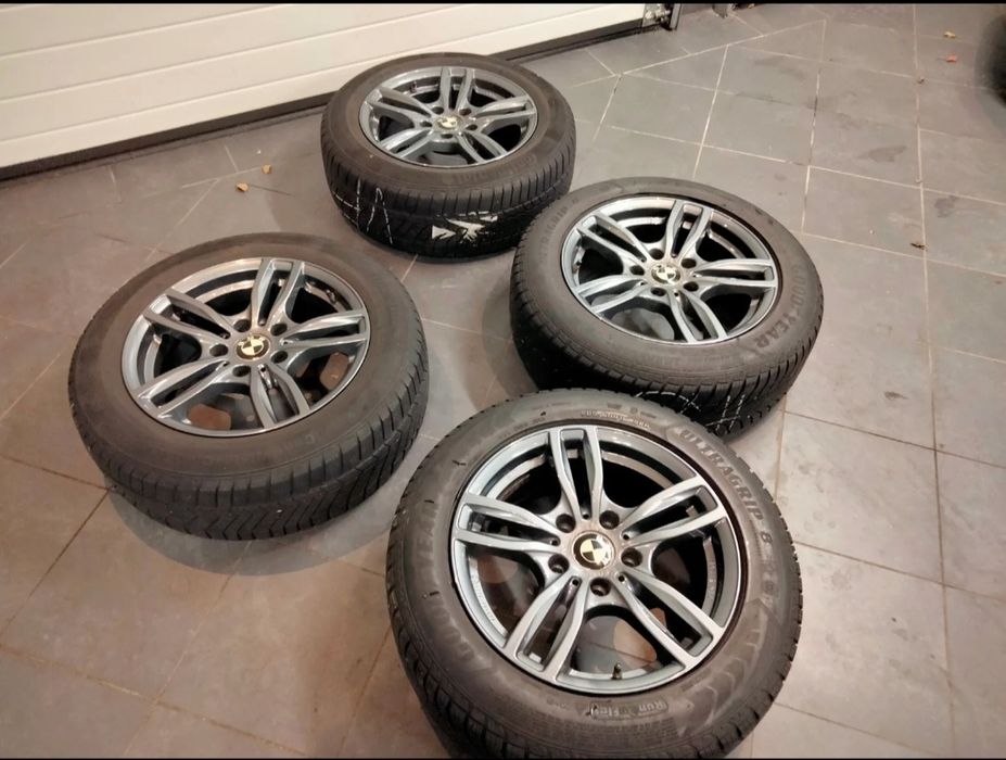 Jante originale BMW cu anvelope de vară Goodyear,distanță prezoane 5x1