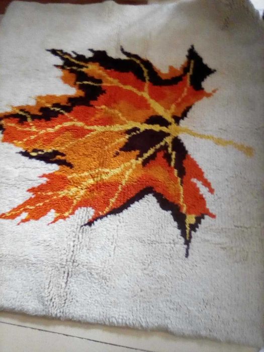 Китеник за холова гарнитура