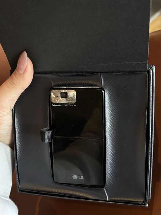 LG Prada телефон