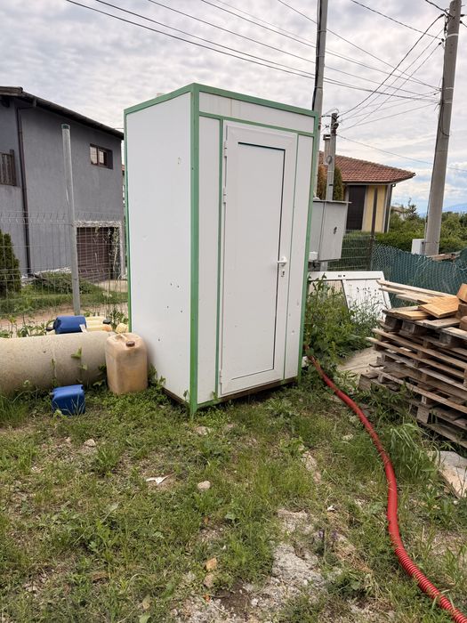 Продавам химическа тоалетна