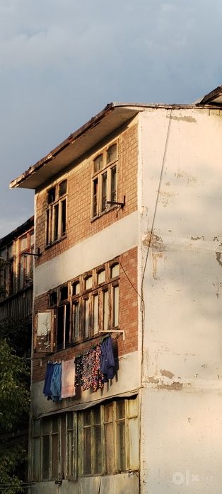 Чирчик, 4м/н 24дом,4этаж, 2х ком, 33000у.е